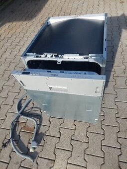 Myčka Whirpool vestavěná 45 cm