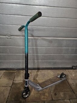 Freestyle koloběžka široká deska