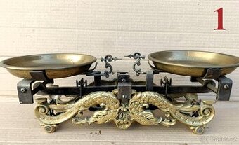 Starožitné rovnoramenné váhy s miskami