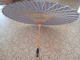 Starožitný bambusový deštník z Číny