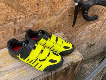 Cyklistické silniční tretry Force vel.38