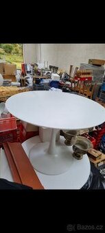 Stůl kulatý velký