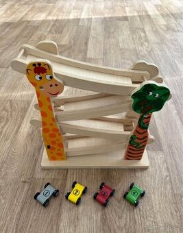 Mix hraček děti 1-6 let - autodráha, stavebnice, žirafa aj.