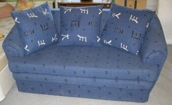 Rozkládací pohovka s úložným prostorem