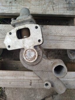 Nepoužité tělo vodní pumpy škoda Octavia Felicia Spartak