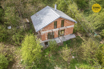 Prodej dvou pozemků 1 151 m² s chatou k dokončení, U, 134156