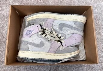 Divci tenisky zn.Nike Jordan - vel.35