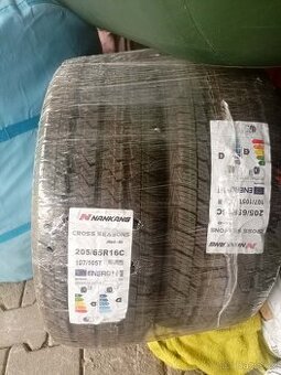 Pneu  205/65r16c