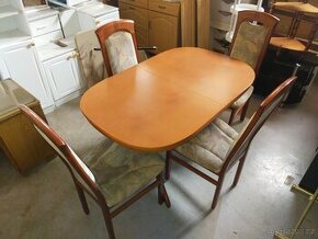 Rozkládací jídelní stůl a 4 židle