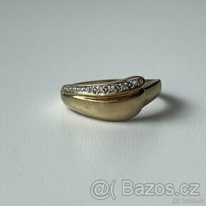 Zlatý prsten s brilianty (10)