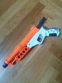 Prodám - Nerf pistole a 3 malé pistolky SLEVA
