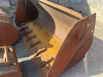 Čelní lopata volvo L45,50,60