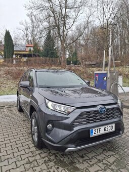 Toyota Rav 4 hybridní