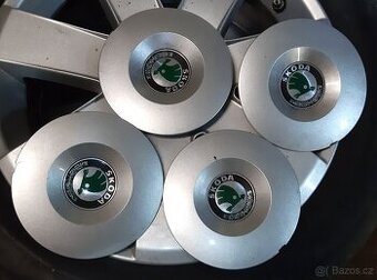 pokličky originál na alu kola Škoda 4ks možné prdej po 1ks