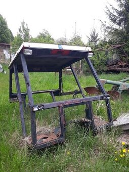 Kabina 5011-7045, dveře a skla součástí