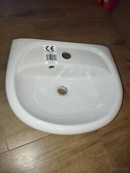 Porcelánové umyvadlo - nové - šířka 45 cm - 1