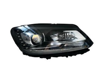 Pravý bixenon 1T1941754H VW Touran 1T3 r.v. 2012