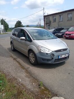 Prodám Ford S-max na opravu nebo ND