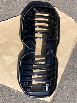 BMW X7 G70 2022- přední maska