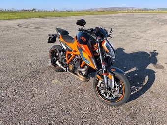 KTM 1290 SUPER DUKE R