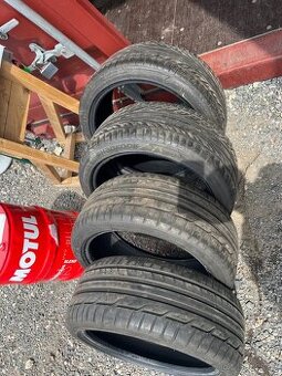 Pneu 225 40 18 92Y