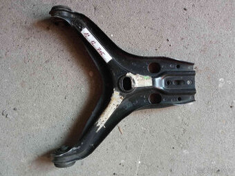 L přední rameno OE 893407147E AUDI 80, 90, COUPE