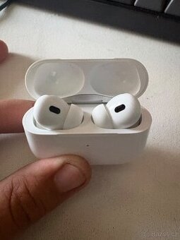 Apple AirPods Pro (2. generace) s MagSafe pouzdrem (USB-C)