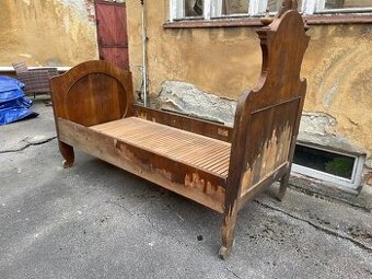 ✅ Starožitná postel z masivu | ozdobné řezbování