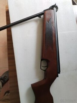 Vzduchovka Slavia 631