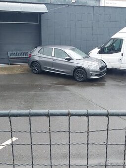 Koupim alu kola,  černou masku a kryty zrcatek