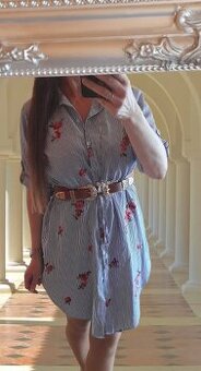 Košilové pruhované šaty s květinovou výšivkou