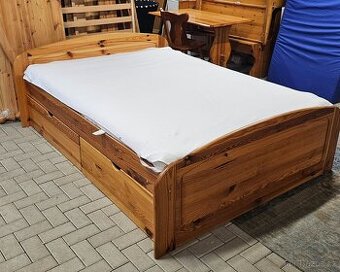 Postel s  úložným prostorem borovice