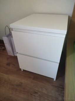 Noční stolky ikea