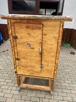 Elektrická zateplená udírna s dýmboxem