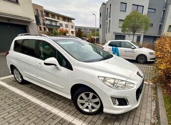 Bílý Peugeot 308SW combi, 1,6,68 kW,rok výroby 2011/8 sleva