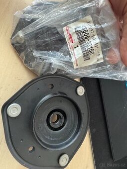 horní uložení 48609-33160 Toyota Support sub-assy, front sus