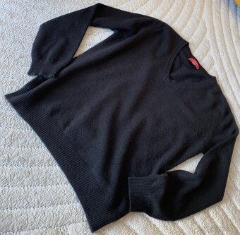 100% kašmír, Kašmírový svetr dámský