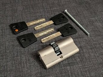 Bezpečnostní vložka RESIST RF7 30/35 (10 zubů) + 4 klíče