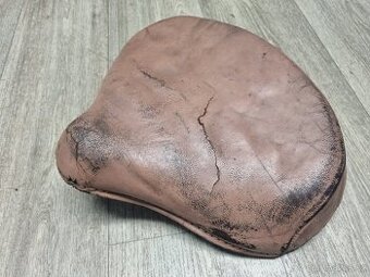 Jawa Pérák - vysoké sedlo