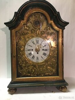 BAROKNI HODINY S BUDIKEM