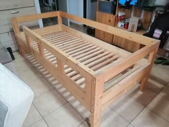 Postel z masivu 90x200 cm