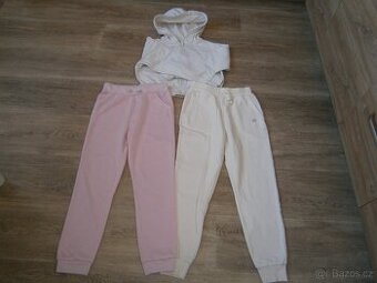 2x tepláky vel. 140 + mikina zdarma