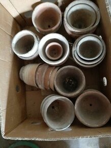 Keramické květníky použité