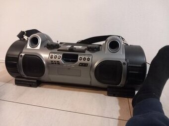 Rádio s CD přehrávačem a USB portem