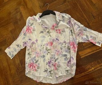 Dámská volnější košile s kytičkami Mohito