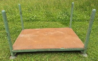 Prodám kovové klece sloupkové,stohovatelné