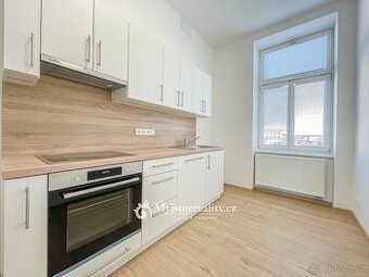 Prodej zrekonstruovaného bytu s výtahem, 1+1, 35 m², Znojmo,