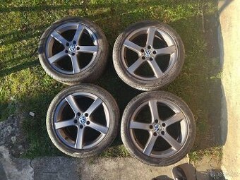 ALU kola 17" originál VW, letní pneu 225/45 R17