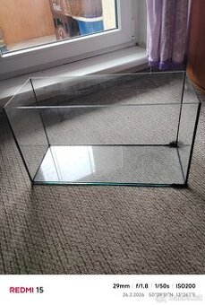 Akvárium 60L a skříňka