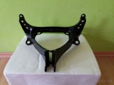 Suzuki gsxr 1000 lešení držák kapot